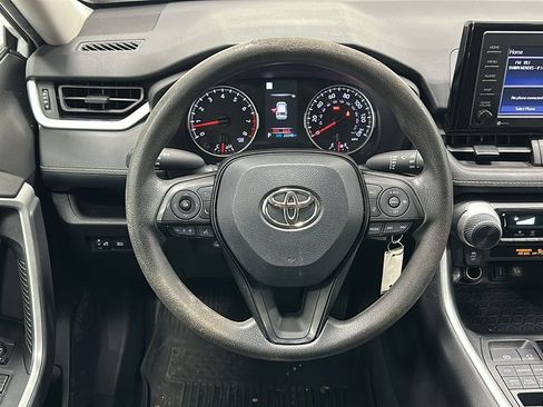 Used 2022 Toyota RAV4 LE image 12