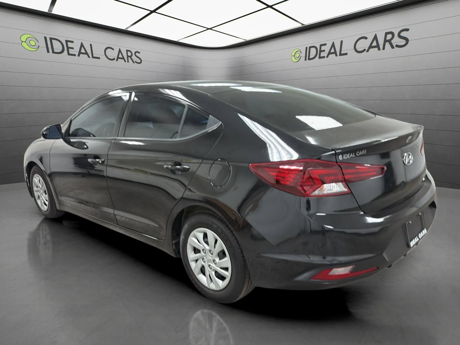 Used 2019 Hyundai Elantra SE w/ Cargo Package FWD image 7