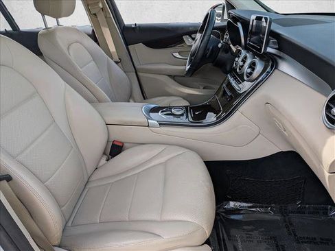 Used 2018 Mercedes-Benz GLC 300 4MATIC image 22