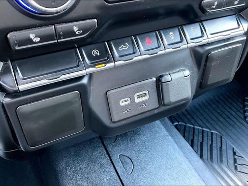 Used 2021 Chevrolet Silverado 1500 LT AWD/4WD image 17