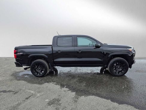 Certified 2024 Chevrolet Colorado Z71 w/ LPO, Dark Essentials Package AWD/4WD image 2