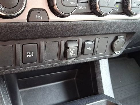 Certified 2023 Toyota Tacoma SR5 AWD/4WD image 23