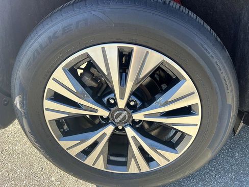 Certified 2023 Nissan Rogue SV w/ SV Premium Package image 24