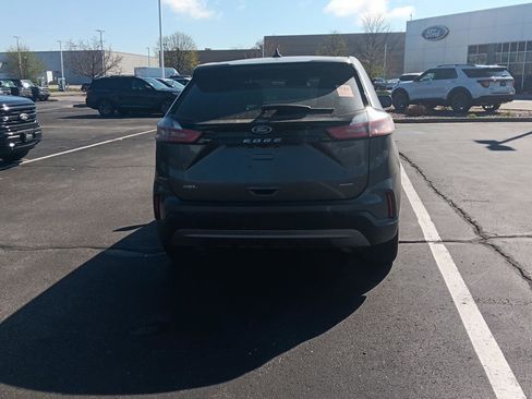 Used 2024 Ford Edge SEL w/ Convenience Package image 5