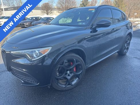 Used 2022 Alfa Romeo Stelvio Veloce image 5