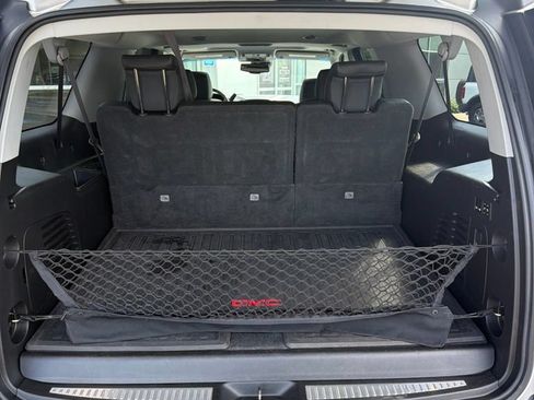 Used 2017 GMC Yukon XL SLT w/ HD Trailering Package AWD/4WD image 6