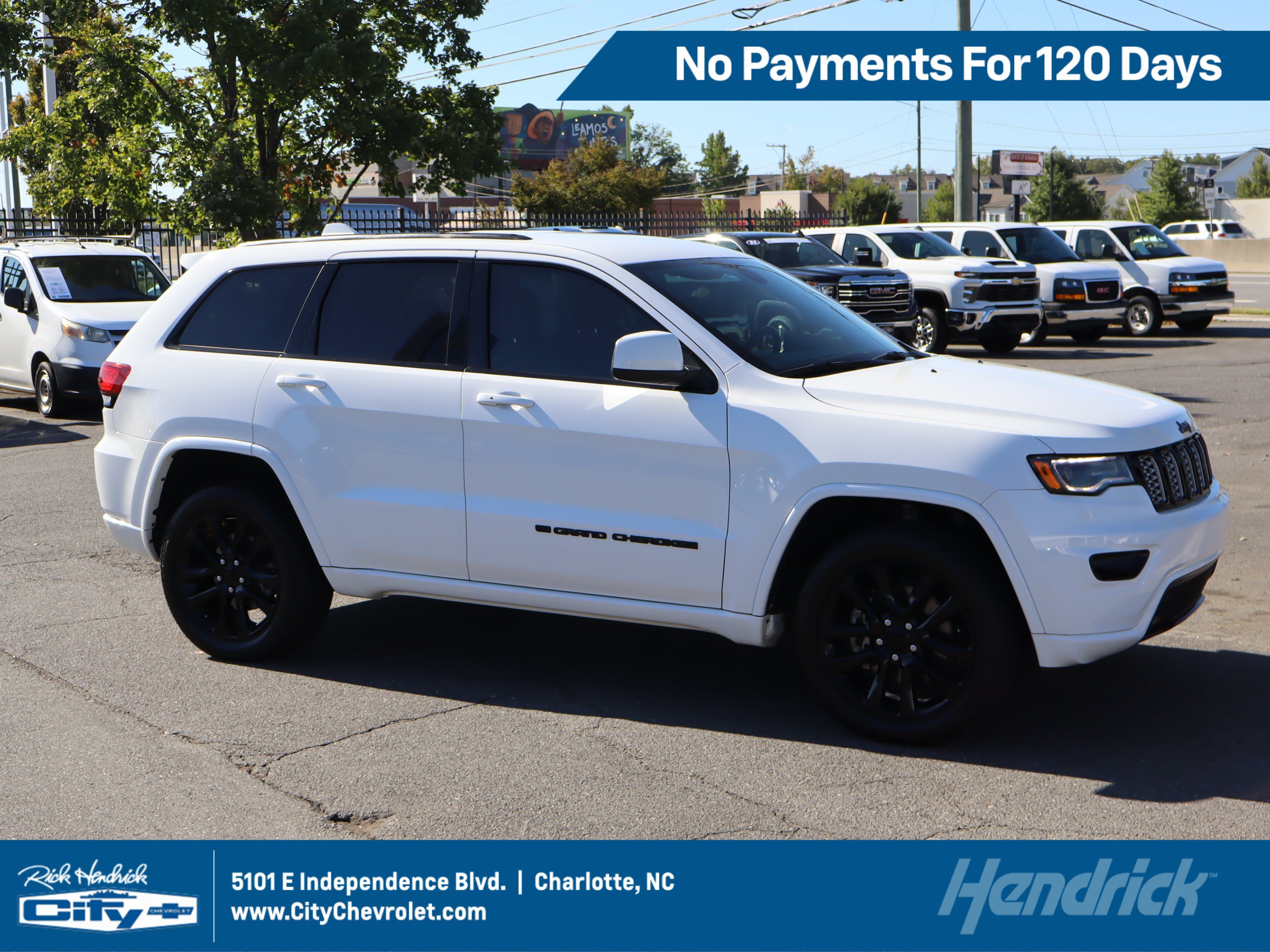 Used 2022 Jeep Grand Cherokee Laredo X AWD/4WD image 1