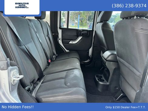 Used 2015 Jeep Wrangler Unlimited Sahara image 11