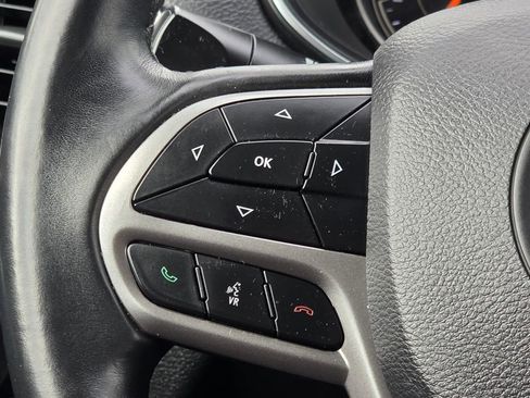 Used 2019 Jeep Cherokee Latitude Plus image 18