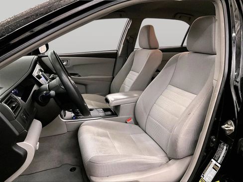 Used 2017 Toyota Camry LE image 25