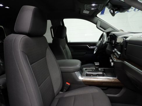 Used 2025 GMC Sierra 1500 Elevation image 32