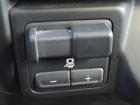 Used 2022 Chevrolet Silverado 2500 LT image 6