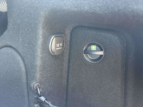 Used 2014 Mercedes-Benz E 350 Sedan image 18