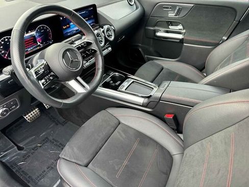 Used 2025 Mercedes-Benz GLA 250 4MATIC image 11