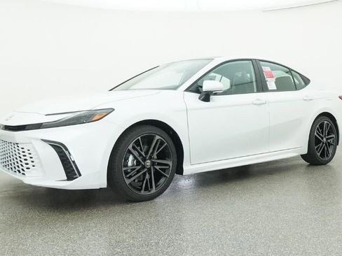 New 2026 Toyota Camry XSE FWD image 17