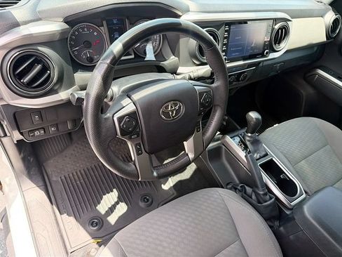 Used 2022 Toyota Tacoma SR5 RWD image 9