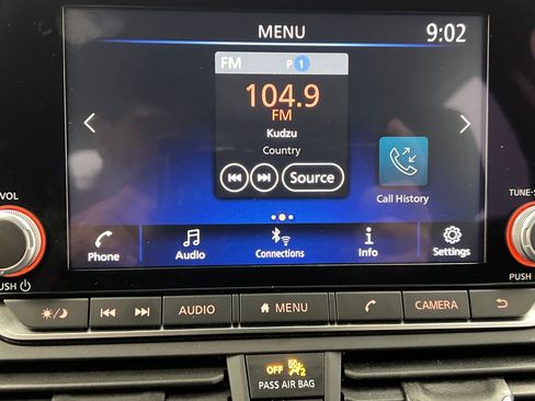 Used 2025 Nissan Altima 2.5 SV FWD image 44