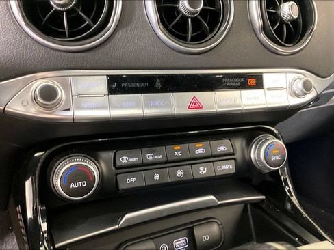 Used 2018 Kia Stinger GT AWD/4WD image 13
