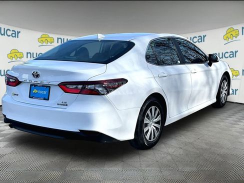 Used 2022 Toyota Camry LE image 6