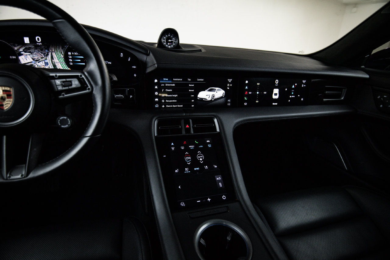 Certified 2023 Porsche Taycan Turbo S AWD/4WD image 20
