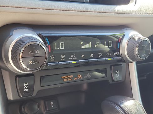 Used 2022 Toyota RAV4 XLE w/ Convenience Package FWD image 26
