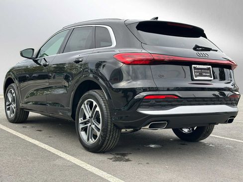 New 2025 Audi Q5 Premium image 3