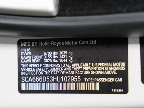Used 2017 Rolls-Royce Dawn RWD image 43
