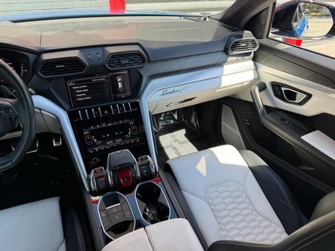 Used 2019 Lamborghini Urus AWD/4WD image 29
