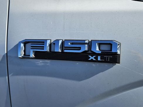 Used 2017 Ford F150 XLT w/ Equipment Group 302A Luxury AWD/4WD image 14