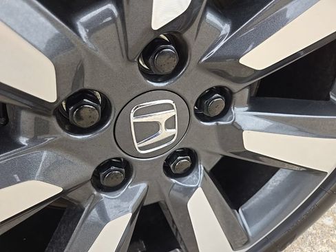Used 2024 Honda Pilot Elite image 25