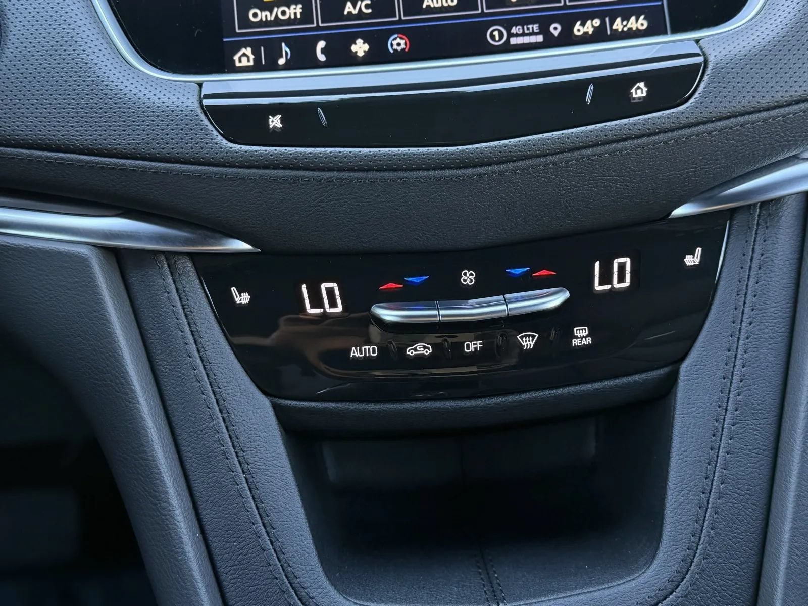 Used 2025 Cadillac XT5 Luxury w/ LPO, Floor Liner Package FWD image 34