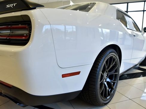 Used 2015 Dodge Challenger SRT Hellcat image 10