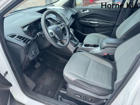 Used 2016 Ford Escape SE FWD image 9