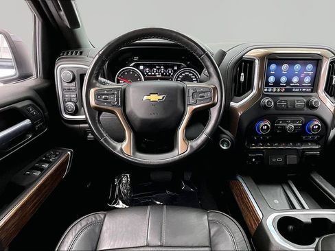 Used 2021 Chevrolet Silverado 1500 High Country w/ Technology Package AWD/4WD image 5