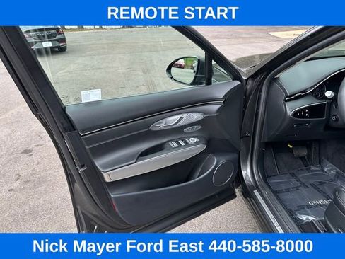 Used 2025 Genesis GV70 2.5T w/ Select Package AWD/4WD image 41