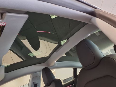 Used 2025 Tesla Model 3 Long Range RWD image 23