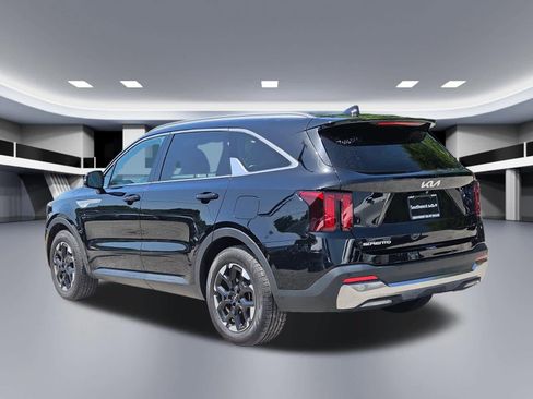 Certified 2024 Kia Sorento S FWD image 4