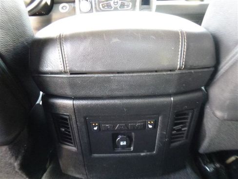 Used 2014 RAM 1500 Limited AWD/4WD image 17