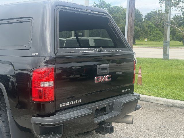 Used 2017 GMC Sierra 2500 Denali w/ Duramax Plus Package AWD/4WD image 16