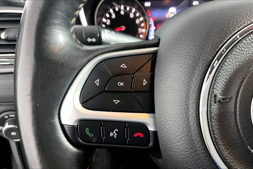 Used 2019 Jeep Compass Limited FWD image 18