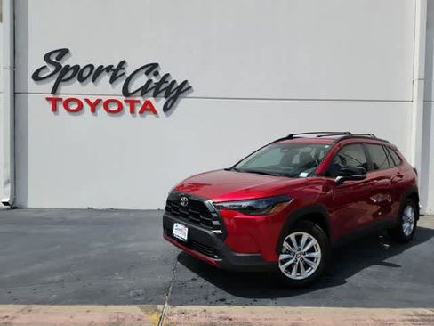 Certified 2026 Toyota Corolla Cross LE FWD image 1