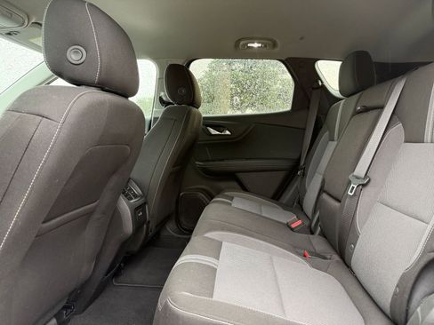 Used 2025 Chevrolet Blazer LT FWD image 25