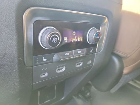 Used 2021 Chevrolet Suburban High Country image 13