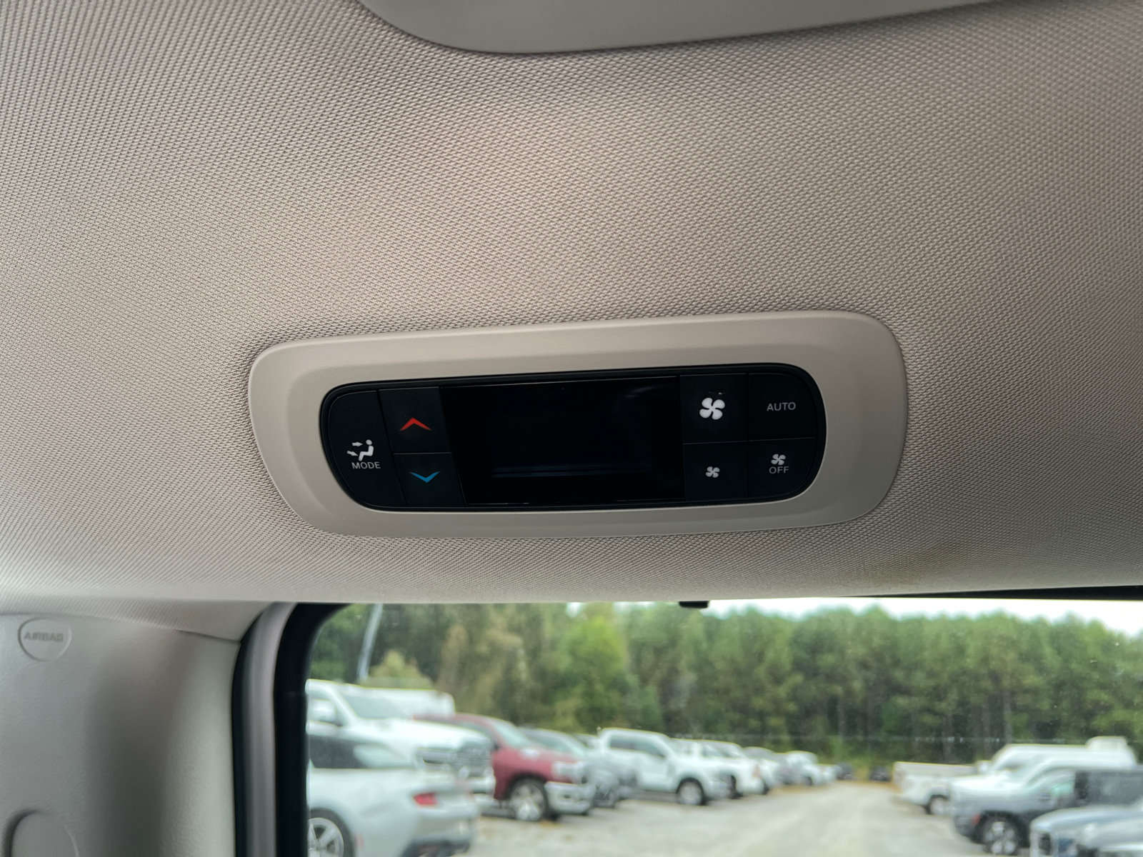 Used 2024 Chrysler Pacifica Touring-L FWD image 24