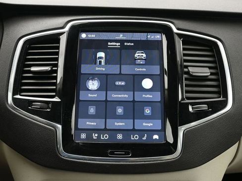 Used 2023 Volvo XC90 B6 Plus w/ Protection Package Premier AWD/4WD image 16