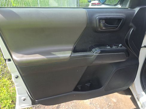 Used 2020 Toyota Tacoma SR RWD image 11