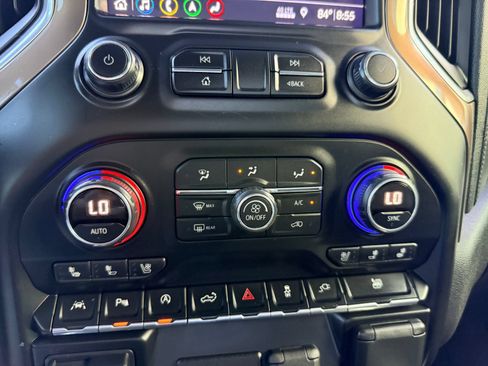 Used 2019 Chevrolet Silverado 1500 High Country w/ Technology Package AWD/4WD image 21