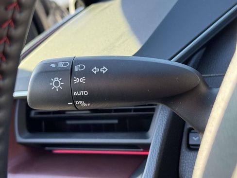 Used 2024 Toyota Prius Prime FWD image 20