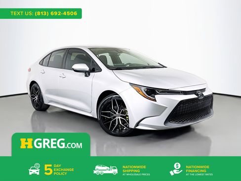 Used 2021 Toyota Corolla LE image 1