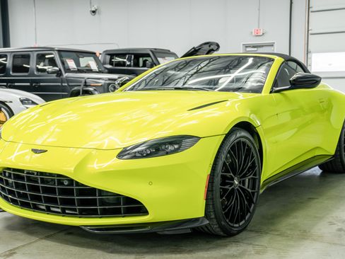 Used 2022 Aston Martin V8 Vantage Roadster image 40